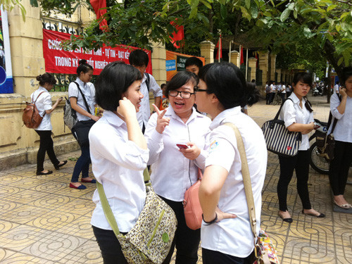 Tổng kết kỳ thi tốt nghiệp: Mở mà không lộ!
