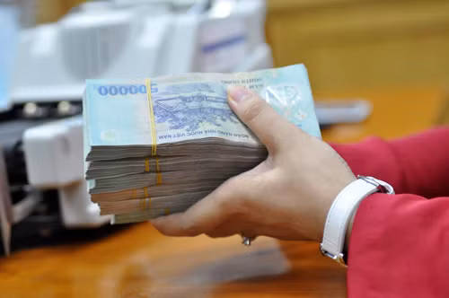 Không nên vay tiền ngân hàng qua trung gian