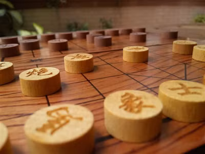 Đề nghị khởi tố bị can hai quan chức đánh cờ bạc tỷ