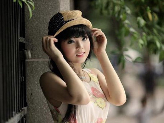 Nữ sinh như siêu mẫu học trường chuyên nói về não ngắn