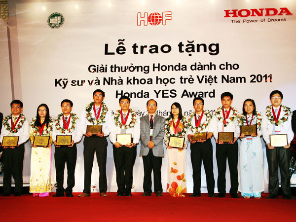 Các kỹ sư trẻ trong buổi trao giải