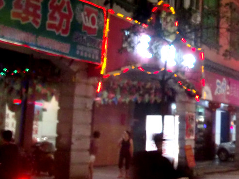 Nước mắt đêm dài nơi 'địa ngục trần gian