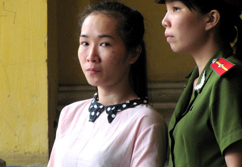 Nữ giúp việc trộm vàng của bà chủ