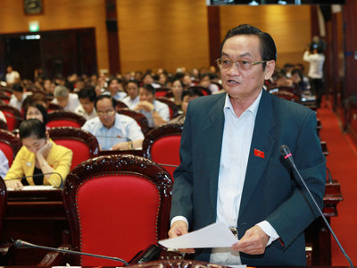 Ngân sách “giật gấu vá vai”