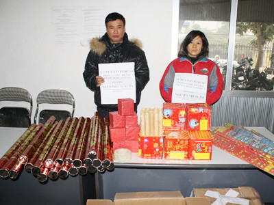 Hai đối tượng cùng số pháo tang vật