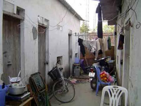 Nhà trọ sinh viên: Quái gở và bệnh hoạn