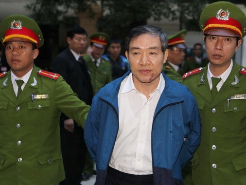 Ông Dương Chí Dũng khai biết ụ nổi hỏng vẫn mua