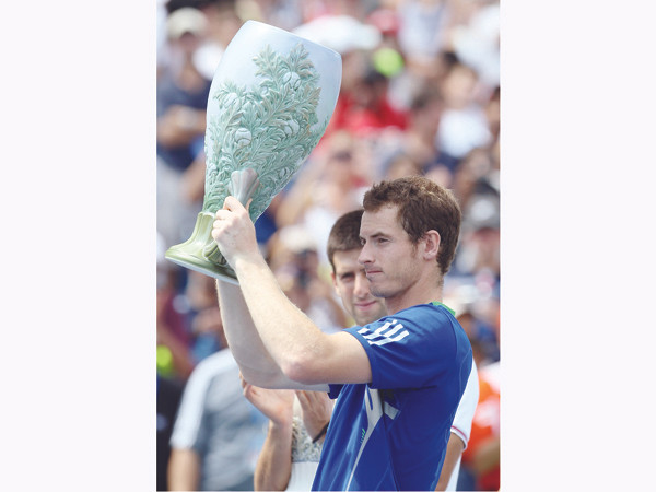 Djokovic thất bại trước Murray vì chấn thương vai