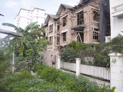 Biệt thự chờ lối - thất bại trong khớp nối hạ tầng