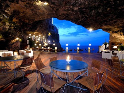 Độc đáo nhà hàng trong hang động