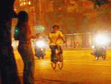 Bé gái 12 tuổi bán dâm khi đang mang thai