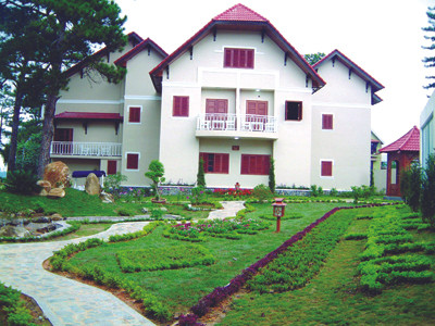 Những biệt thự cũ nát đã được HA- GL nâng cấp