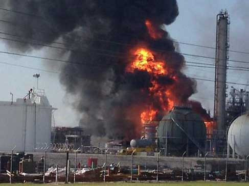 Mỹ: Nổ nhà máy hóa chất, 80 người thương vong
