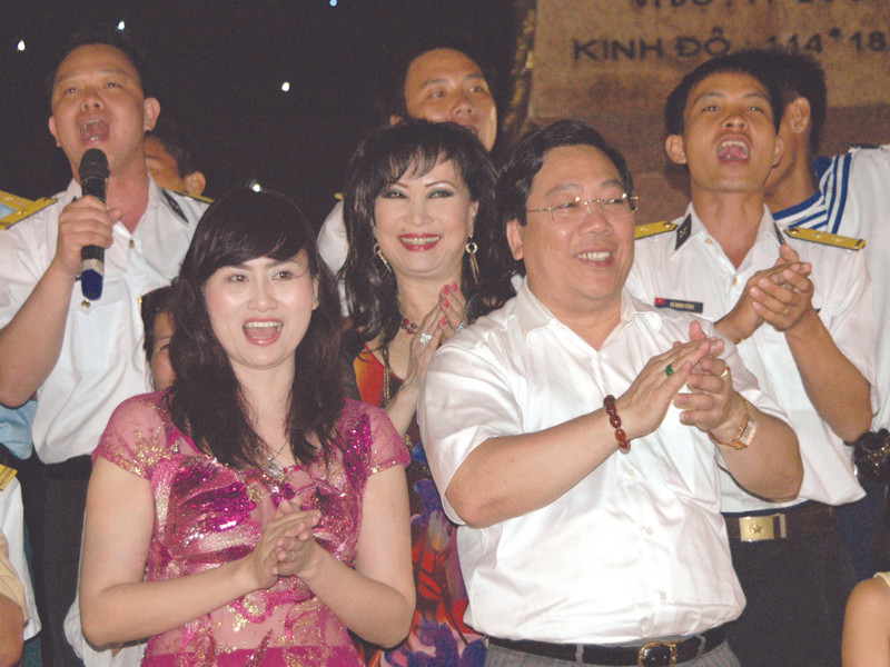 Ca sỹ hải ngoại đầu tiên hát ở Trường Sa