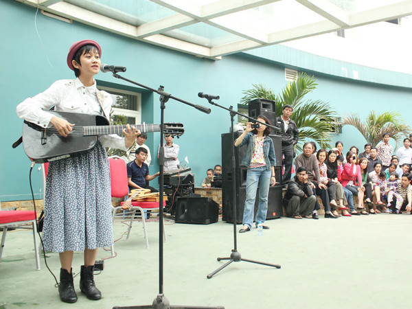 Festival vào bệnh viện