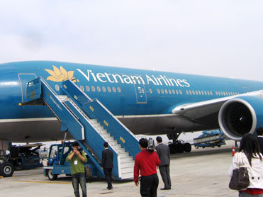 Hành khách nôn ra máu, máy bay hạ cánh khẩn cấp