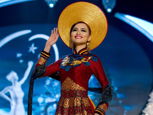 Diễm Hương xúc động vì tình cảm từ quê nhà