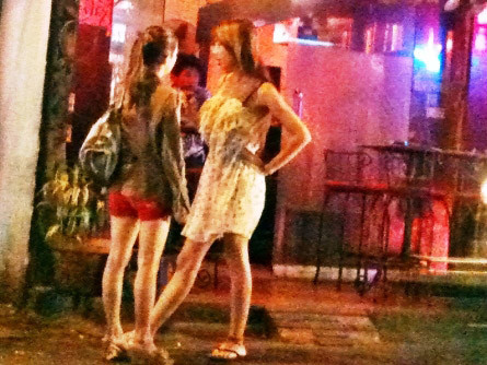 Gái mại dâm Sài Gòn 'chạy sô' dịp Tết