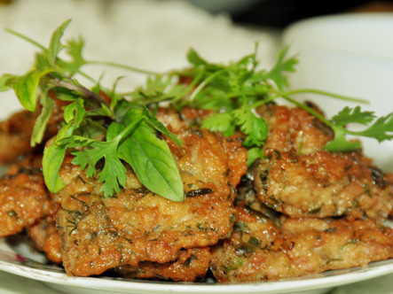 Ăn rươi thế nào để không phải đi cấp cứu?