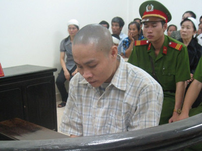 Đâm chết hàng xóm vì bị cấm mở loa to