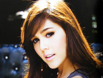 Điên đảo vì cô gái trong clip tình yêu