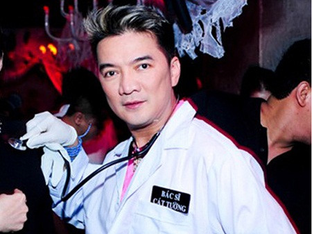 Hóa trang thành bác sỹ Cát Tường- Đàm Vĩnh Hưng lại nhận thêm giải Trái cóc Xanh