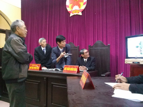 Phạt tù ông lão 'cầm nhầm' 45 triệu đồng của ngân hàng