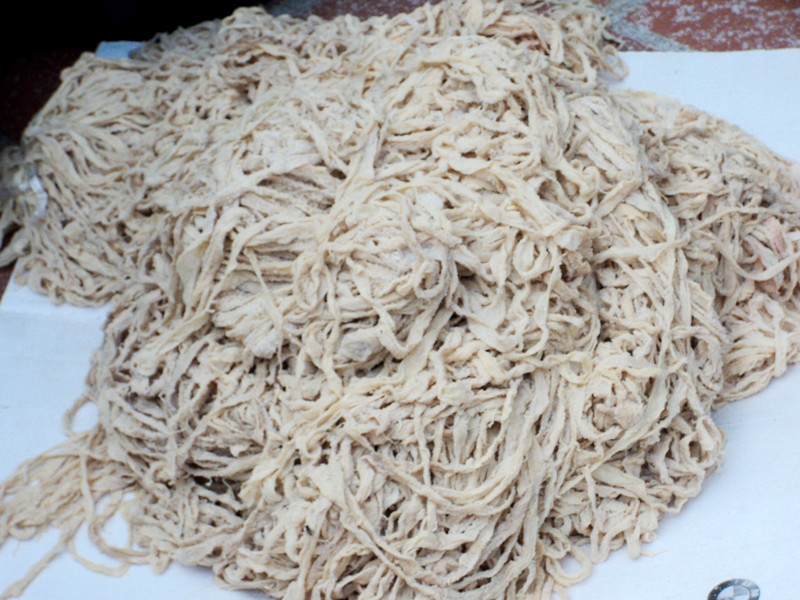 Bắt gần một tấn lòng lợn thối