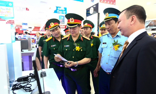 Lãnh đạo Bộ quốc phòng và lãnh đạo công ty Pico