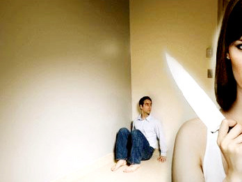 Phó bí thư Đảng ủy xã bị 'bồ nhí' xẻo tai