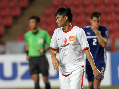 Gọi Việt kiều, gạt Công Vinh