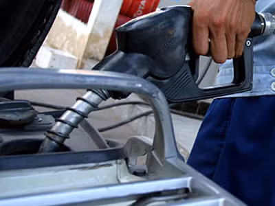 Doanh nghiệp kinh doanh xăng dầu bắt đầu có lãi