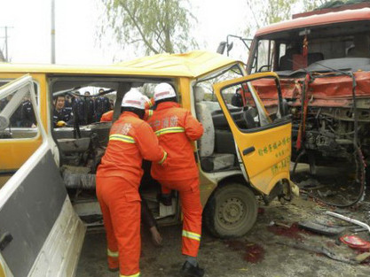 Trung Quốc: 17 học sinh mẫu giáo thiệt mạng vì tông xe