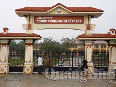 Nổ bom ở trường học, một học sinh chết