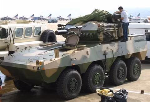 Trung Quốc lắp 'hỏa thần' AK-630 lên xe bọc thép