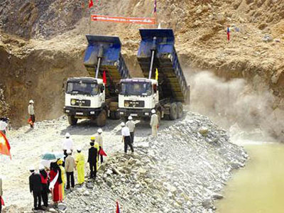 Cảnh báo dùng vốn nhà nước đầu tư ra nước ngoài