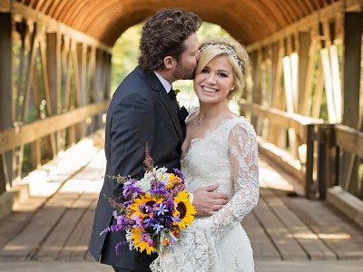 Kelly Clarkson khoe ảnh cưới xinh như công chúa