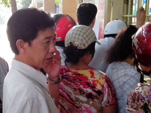 Tiền trường leo thang: Những khoản phí ‘ngọt ngào’