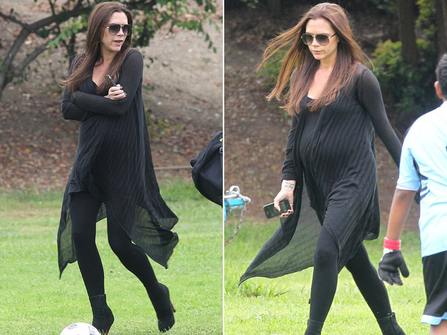 Victoria Beckham sắp đẻ vẫn đi giầy cao gót 13 cm