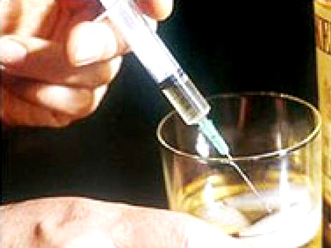 Bị 'bạn internet' chuốc thuốc mê cướp tài sản