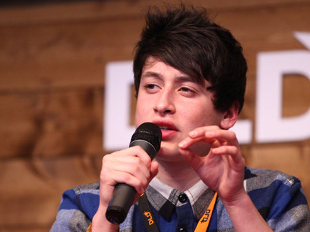 17 tuổi thành triệu phú USD nhờ ứng dụng smartphone