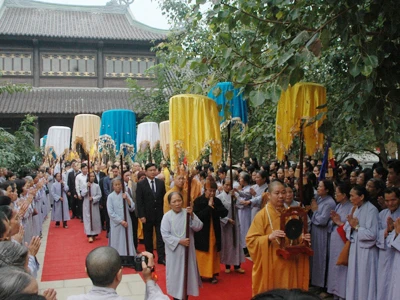 Cầu siêu cho nạn nhân giao thông tại Bái Đính