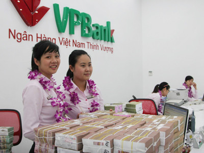 Làn sóng hạ lãi suất, hút khách vay