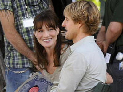 Carla Bruni lắng nghe Woody Allen