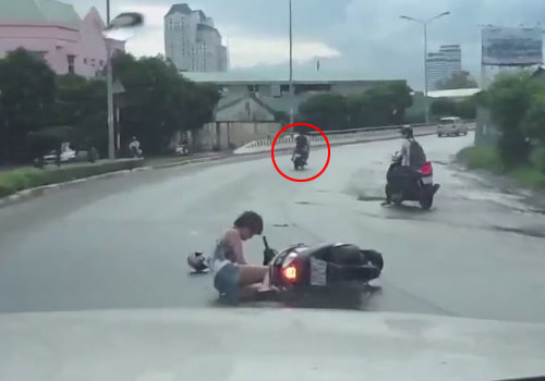 Cận cảnh cướp giật trên cầu Sài Gòn