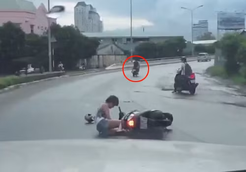Cận cảnh cướp giật trên cầu Sài Gòn
