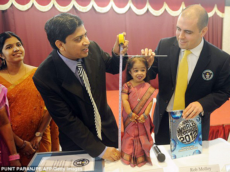 Cô bé lùn nhất thế giới muốn trở thành sao