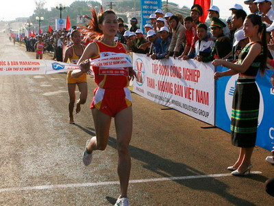 Khoảnh khắc trên đường chạy