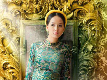 HH Mai Phương Thúy đẹp cổ điển với áo dài