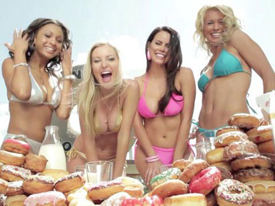 Clip quảng cáo ô tô siêu sexy